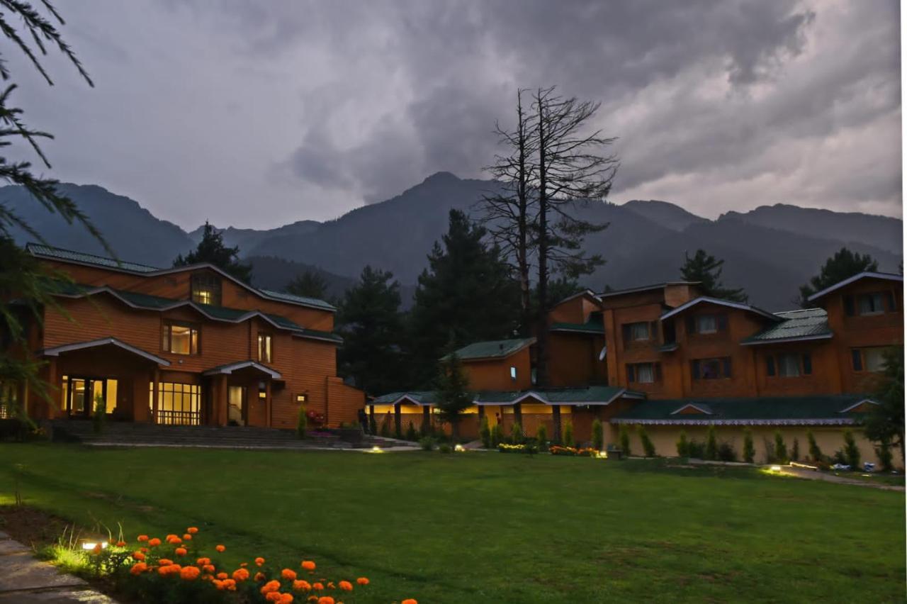 Radisson Golf Resort Pahalgam Ngoại thất bức ảnh