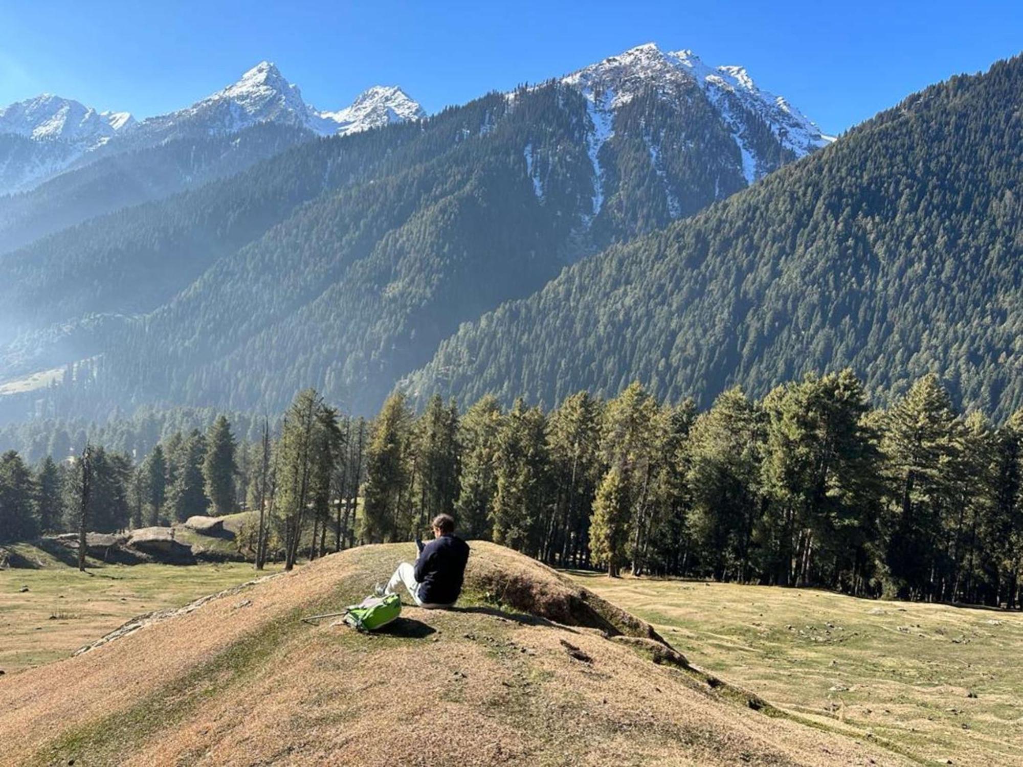 Radisson Golf Resort Pahalgam Ngoại thất bức ảnh