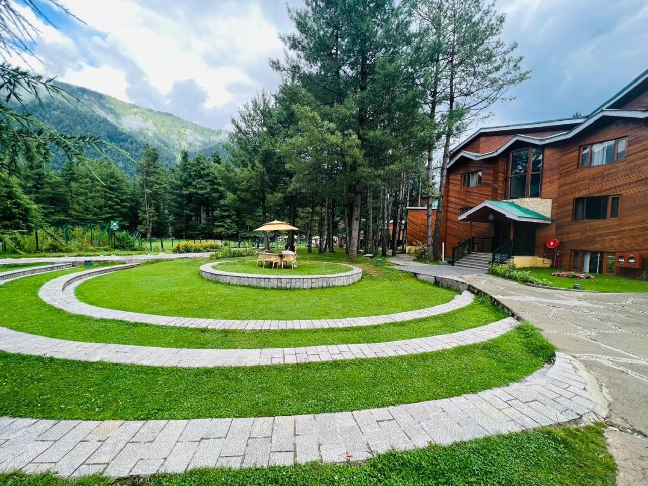 Radisson Golf Resort Pahalgam Ngoại thất bức ảnh